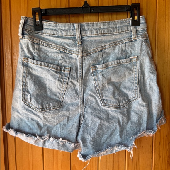 Wild Fable Women's Denim Super High Rise Curvy Rolled Cuff Shorts Size 4/R - Picture 2 of 9